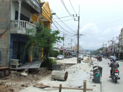 Townhouse demolition goes ahead for Phuket road expansion