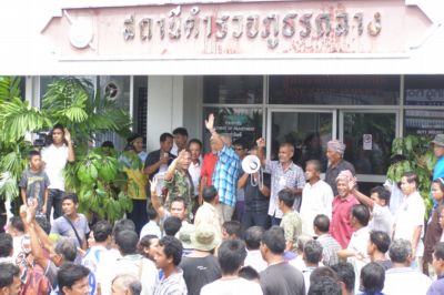 Phuket road blockade over Islamic cemetery