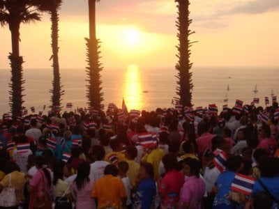 Phuketians turn out for mass show of national pride