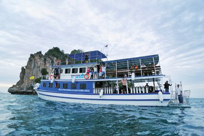 Phuket Business: Dive center targets “no niche’