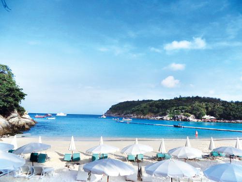 Phuket Escape: Crowd dodging at Koh Racha