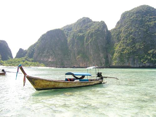 Phuket Diving: The short tale of longtails