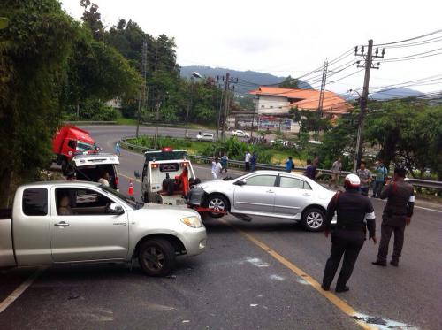 Runaway Phuket Thai Post truck slams into cars on Patong Hill [Video] | Thaiger