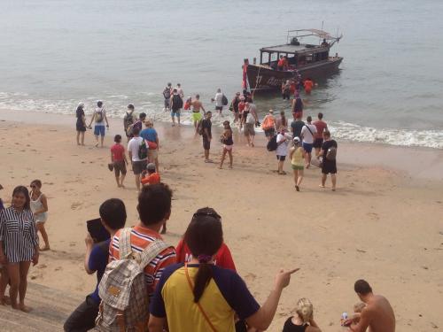 Krabi Police ramp up tourist security as trial looms for Bobby Carter murder suspects