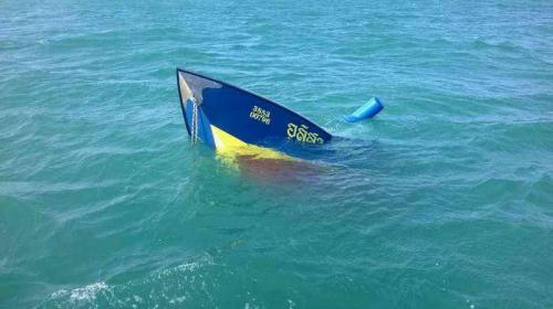 Chinese tourists rescued from sinking speedboat in Phuket’s Chalong Bay