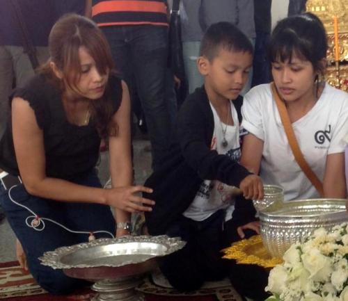 Phuket protesters to give Bangkok Shutdown victim a hero’s return