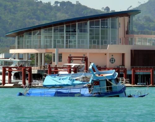 Chalong Bay’s sunken dangers