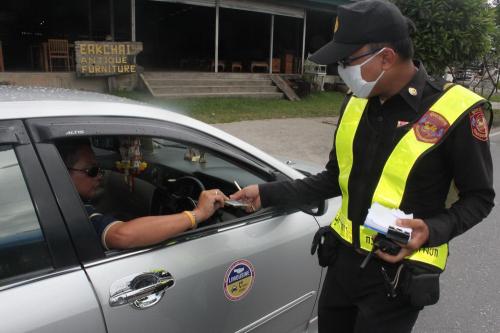 Black taxis scoff at Phuket Airport organized crime center