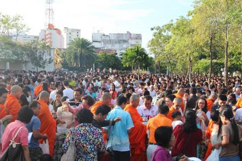 Phuket ushers in the New Year 2013