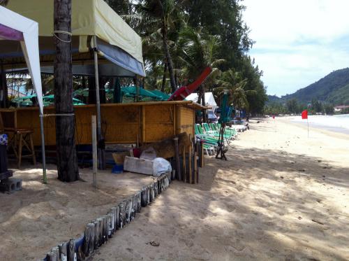 Phuket beach encroachers face Kamala Friday deadline