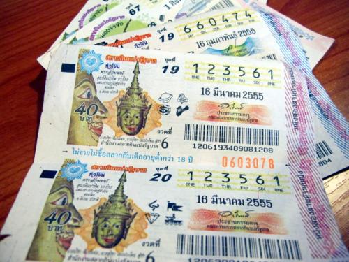 Government stages lottery draw in Phuket to fight rumors of rigging