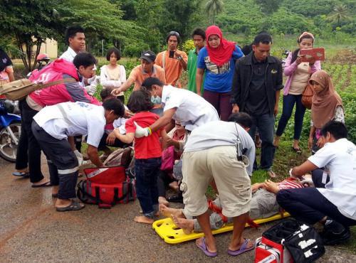 No seat belts worn, but no fatalities after van flips twice