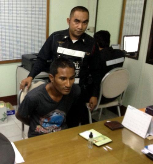 Unable to escape Phuket checkpoint, man arrested with heroin