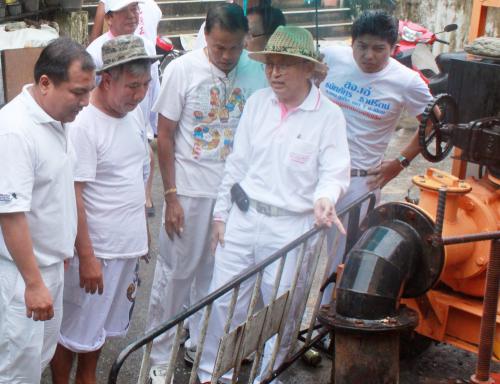 Officials set sights on Patong water gate