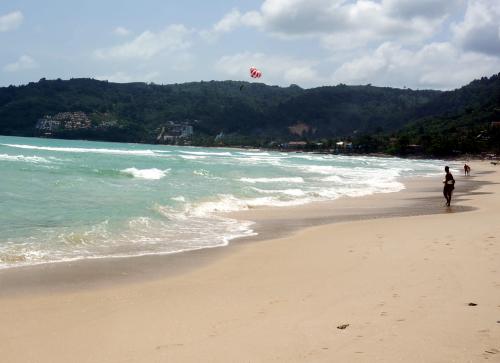 Unidentified male foreigner found dead on Phuket beach