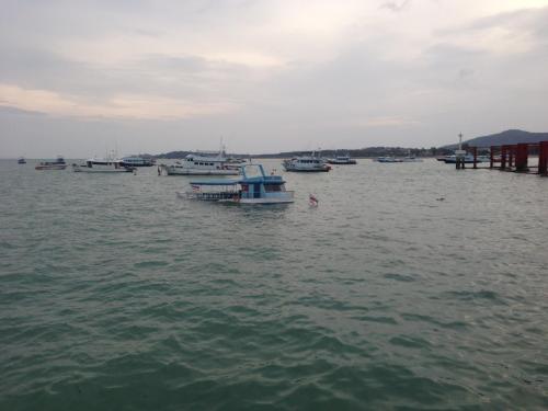 All safe after Phuket tour boat hits mooring, sinks in Chalong Bay