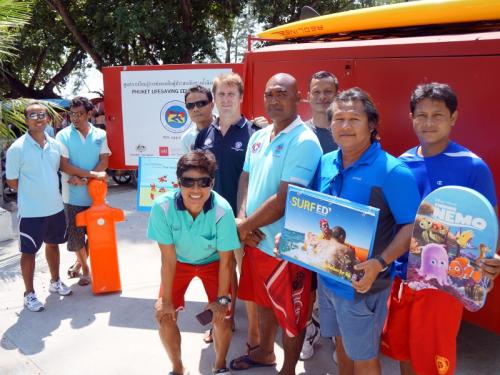 Aussie life savers dive in to boost Phuket beach guard training