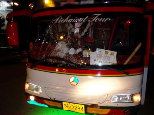 Phuket tour bus driver flees the scene after killing pedestrian