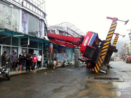 Phuket crane loses balance, operator flees scene of destruction