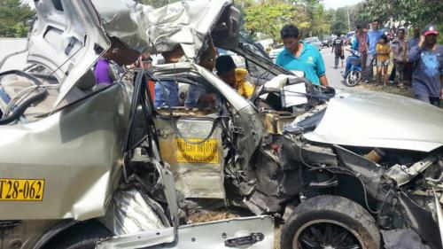 Phuket taxi driver rushes to his death