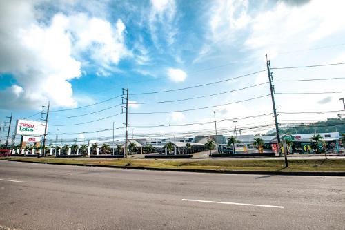 Tesco Extra officially open in Phuket