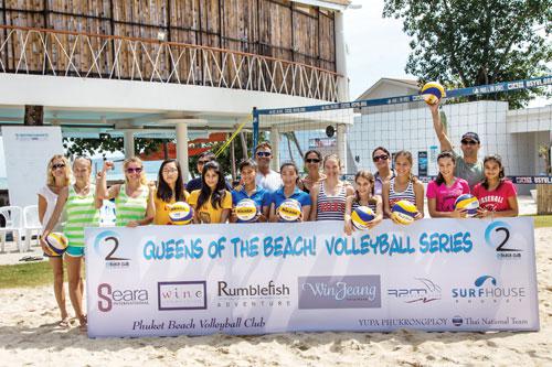 Queens of the beach compete