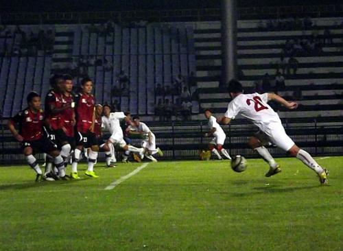 Phuket Football: North Koreans drop bomb on Surakul Stadium