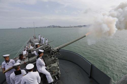 21-gun salute for Their Majesties; Fresh spate of Deep South violence; Thailand not safe from economic crisis