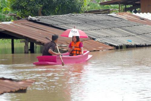 Phuket Gazette Thailand News: Bank security boost; Floods unabated; Granny kratom grower gets 3 years in jail