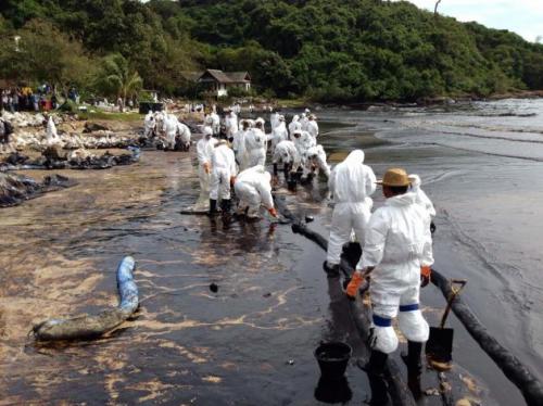 Phuket Gazette Thailand News: Oil spill update; Pension issues; Thaksin clip was foreigners; Emergency decree before amnesty bill