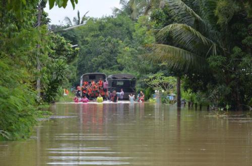 Phuket Gazette Thailand News: Bangkok warned over flood tide; Chalerm has water on the brain; Nok Air has rough landing