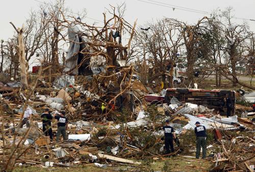 Phuket Gazette World News: Texas tornado kills six; Nepal passenger plane crash – all survive; Mayan pyramid bulldozed