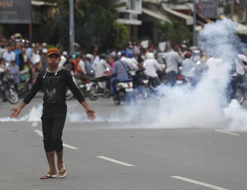 Phuket Gazette World News: Cambodia police unleash teargas on protesters; Assad Victory; Colorado death toll climbs; Sudan sinks in fear