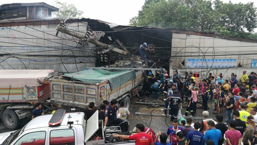 Five die – Truck crashes into electricity workers in Saraburi