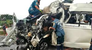 UPDATE: Four Japanese and a Thai guide killed as passenger van rams truck | News by Thaiger