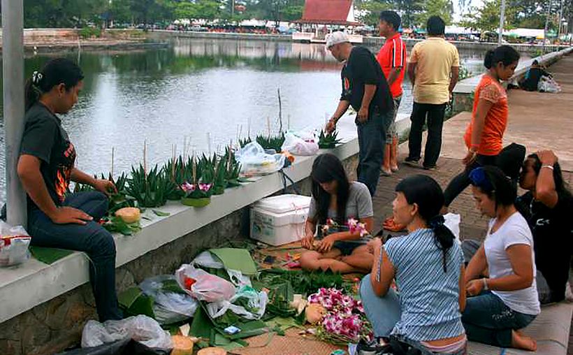 Happy Loy Krathong. Where to launch your krathong in Phuket. | News by The Thaiger