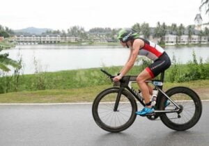 Marcus Rolli & Imogen Simmonds win the Foremost IRONMAN 70.3 Thailand 2017 | News by Thaiger