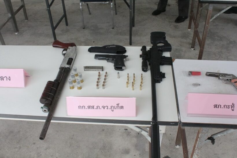 ผู้การฯภูเก็ตกวาดล้างอาชญากรรมในห้วงเทศกาลคริสต์มาส ได้อาวุธปืน กระสุน และยาเสพติดจำนวนมาก | The Thaiger