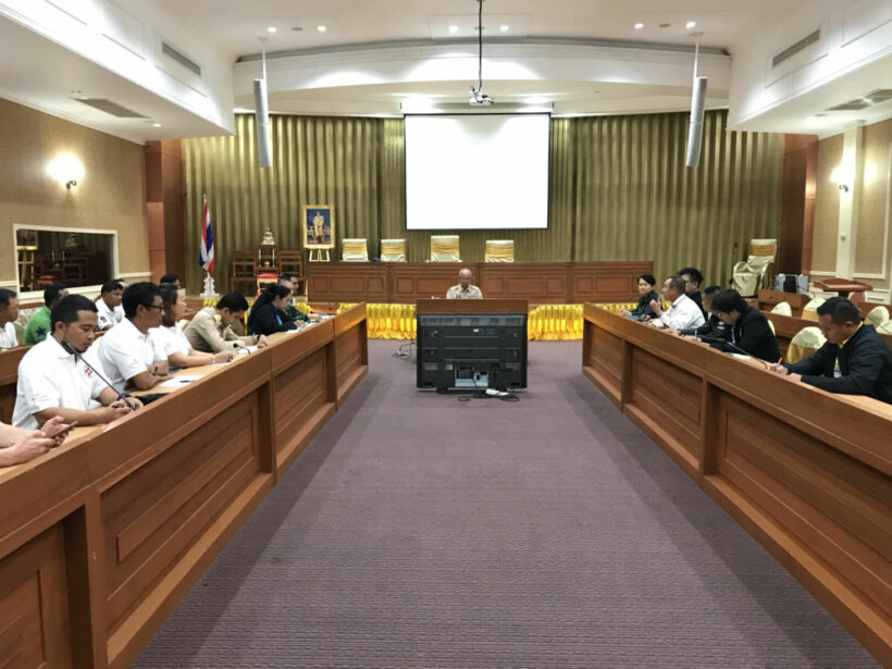 ภูเก็ตประชุมหารือส่วนราชการที่เกี่ยวข้อง เร่งแก้ปัญหาไกด์เถื่อน | The Thaiger