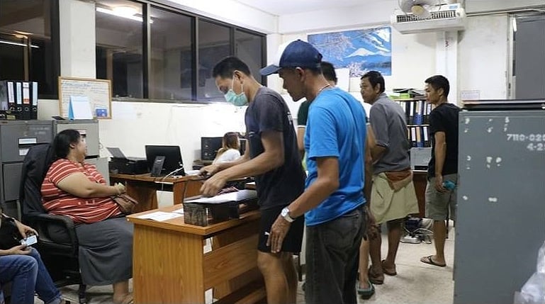 Soldiers arrest 42 at Songkhla gambling den