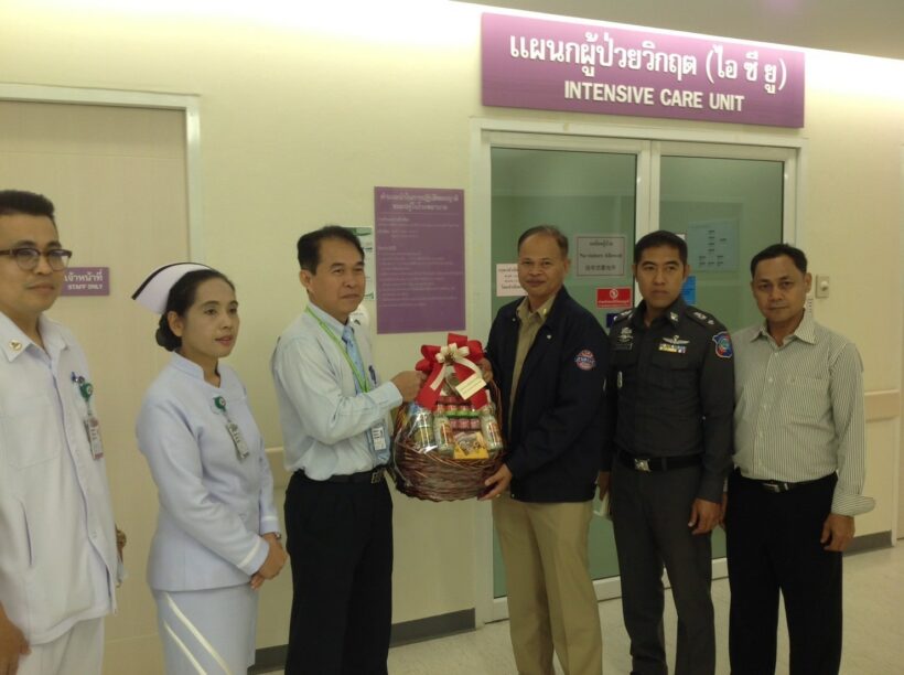 นทท.จีน พร้อมคนขับเรือ อาการยังโคม่า รักษาตัวอยู่ในห้องไอซียู แพทย์ระบุโดนไฟลวกตามร่างกาย กว่า 50 เปอร์เซ็นต์ | The Thaiger