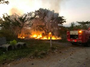 Brush fire destroys old worker's camp in Kathu | News by Thaiger