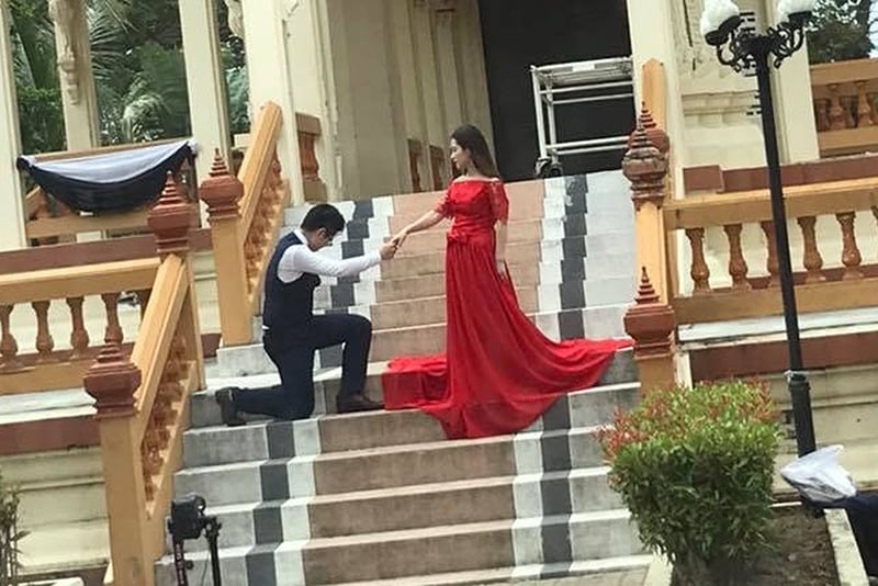 Chinese couple photo shoot no-no at temple crematorium