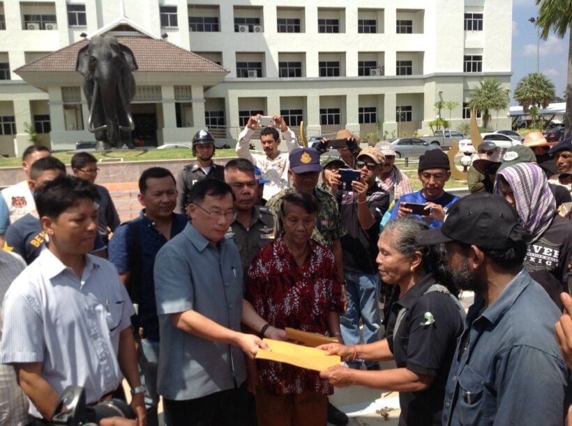 Land protest in Krabi over 7,712 rai of land