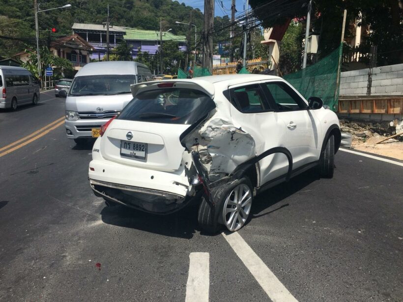 Brake failure causes a bus to crash into 6 cars on Patong Hill