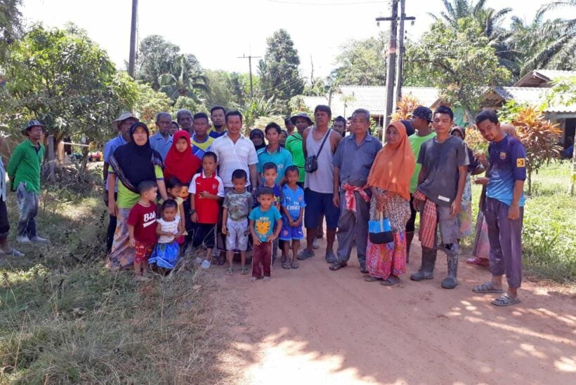 Koh Lanta Noi’s dusty road