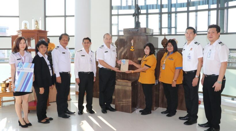 Phuket Airport cleaner returns 600,000 Baht worth of valuables