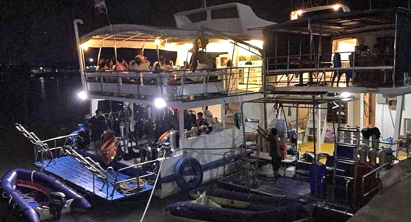 35 tourists jump off burning dive boat in Krabi