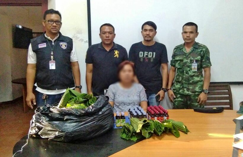 ตำรวจสนธิกำลังทหารบุกจู่โจมบ้านเป้าหมายในชุมชนสะพานร่วมฯ ภูเก็ต ได้ทั้งยาบ้า ใบกระท่อมสด ยาแก้ไอ บุหรี่ไฟฟ้า | The Thaiger
