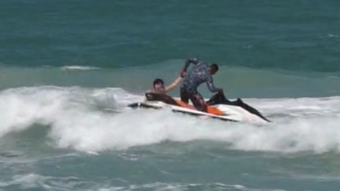 Samui jet ski operators scoop Russian tourist out of the surf